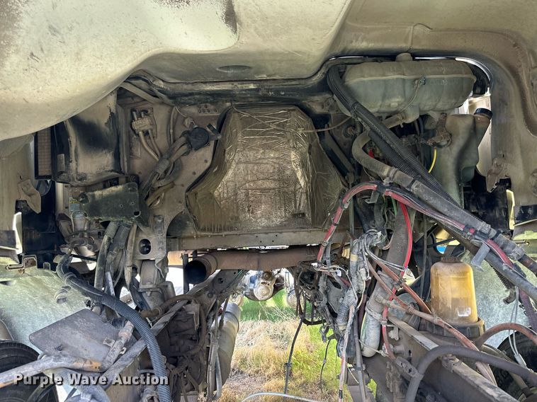 image for item KL9016 2007 Freightliner Columbia  semi truck