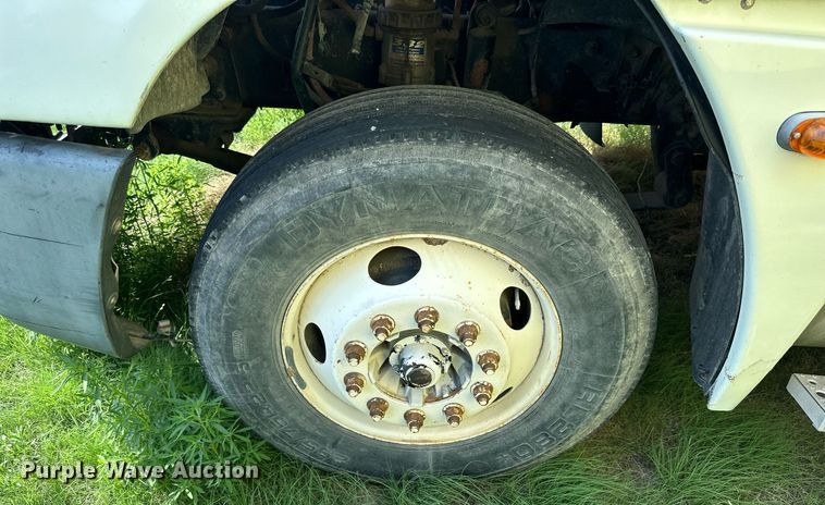 image for item KL9016 2007 Freightliner Columbia  semi truck