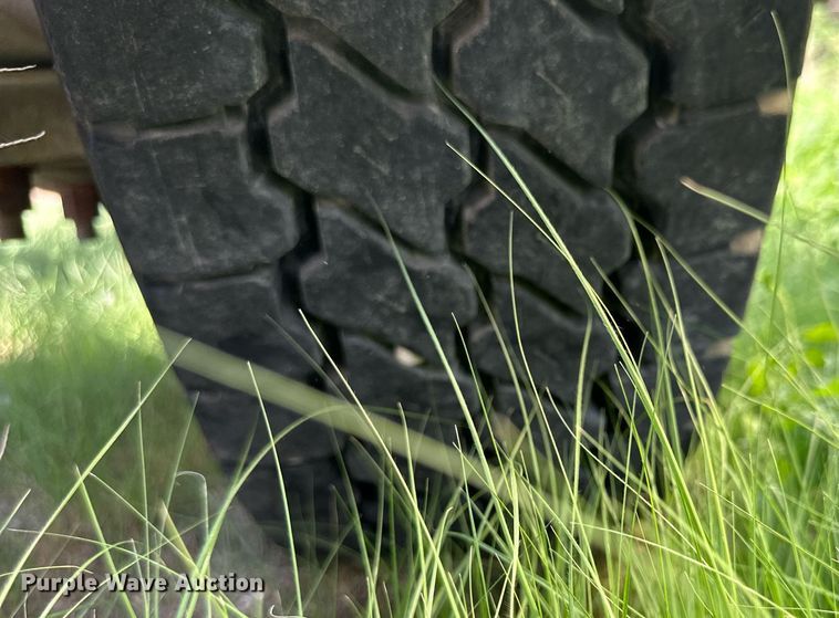 image for item KL9016 2007 Freightliner Columbia  semi truck