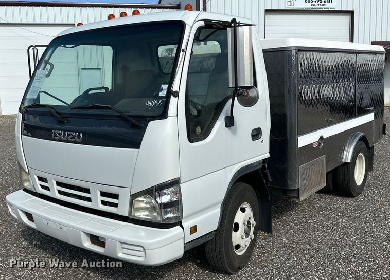 image for item KM9858 2006 Isuzu NPR  catering truck