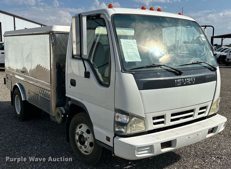 image for item KM9858 2006 Isuzu NPR  catering truck