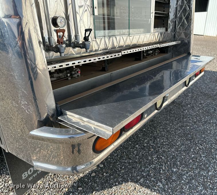 image for item KM9858 2006 Isuzu NPR  catering truck