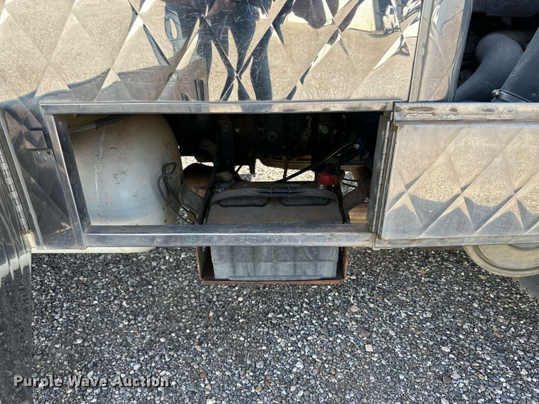 image for item KM9858 2006 Isuzu NPR  catering truck