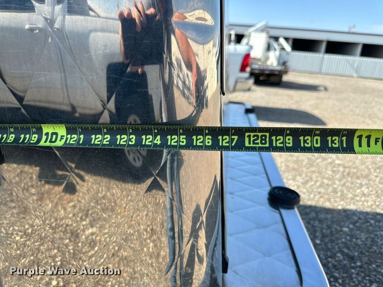 image for item KM9858 2006 Isuzu NPR  catering truck