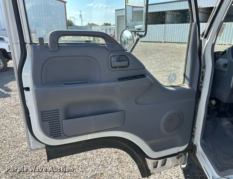 image for item KM9858 2006 Isuzu NPR  catering truck