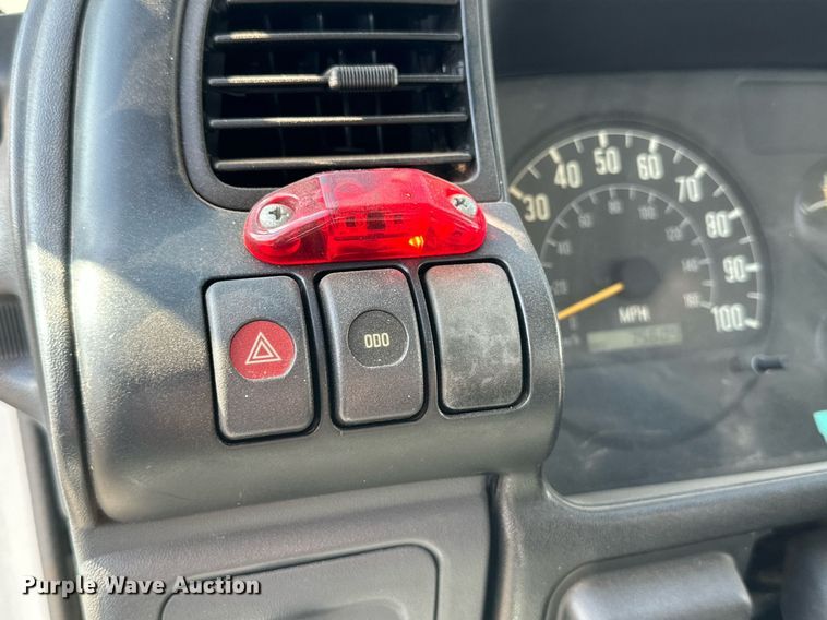 image for item KM9858 2006 Isuzu NPR  catering truck