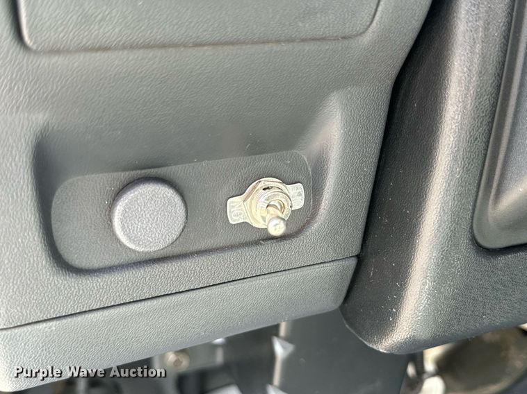 image for item KM9858 2006 Isuzu NPR  catering truck