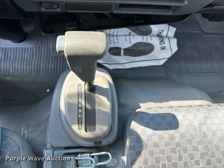 image for item KM9858 2006 Isuzu NPR  catering truck