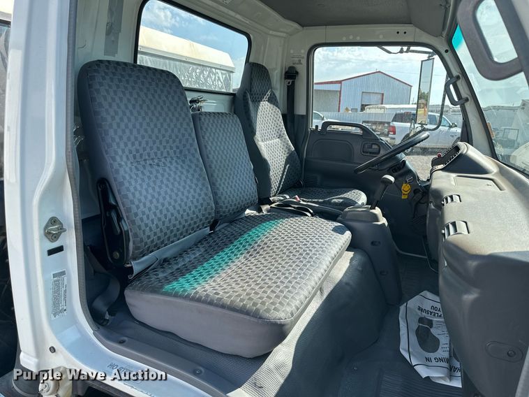 image for item KM9858 2006 Isuzu NPR  catering truck