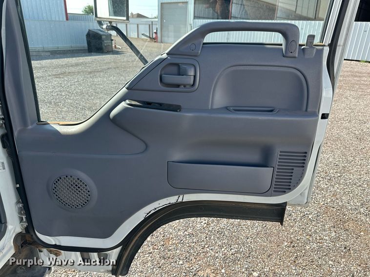 image for item KM9858 2006 Isuzu NPR  catering truck