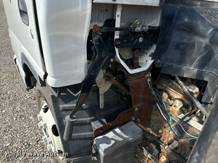 image for item KM9858 2006 Isuzu NPR  catering truck