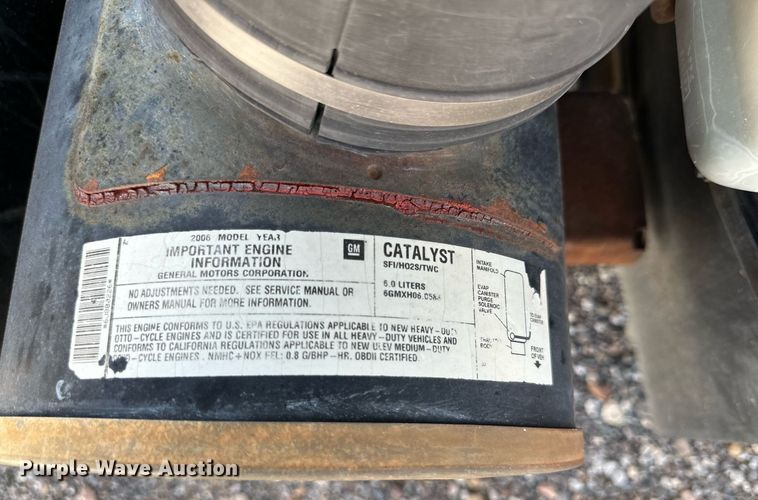 image for item KM9858 2006 Isuzu NPR  catering truck