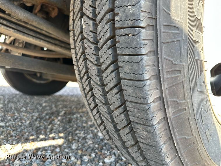 image for item KM9858 2006 Isuzu NPR  catering truck