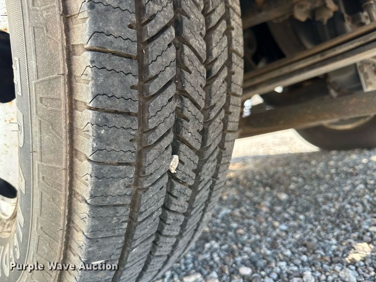 image for item KM9858 2006 Isuzu NPR  catering truck