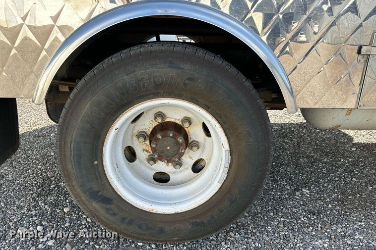 image for item KM9858 2006 Isuzu NPR  catering truck