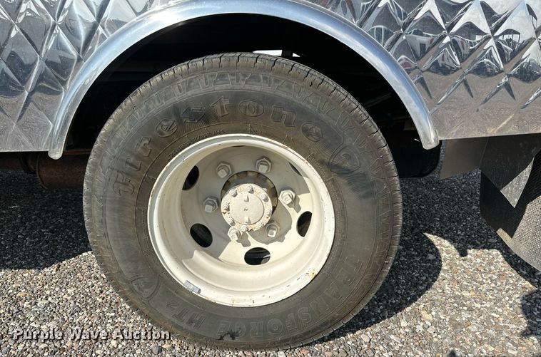 image for item KM9858 2006 Isuzu NPR  catering truck