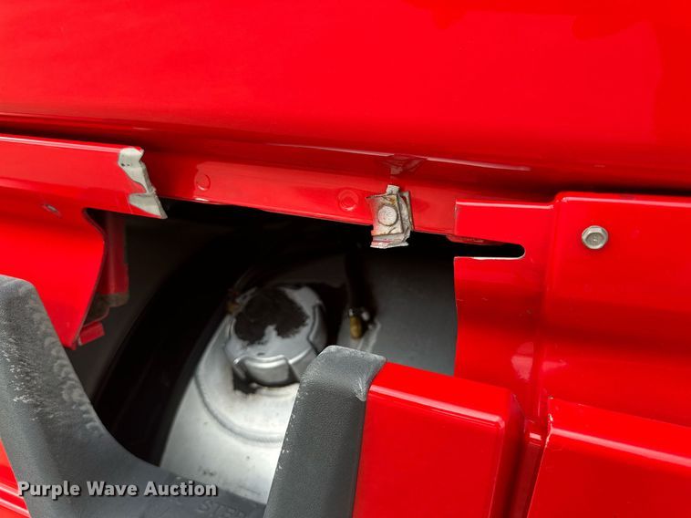 image for item KM9905 2013 Freightliner Cascadia  semi truck