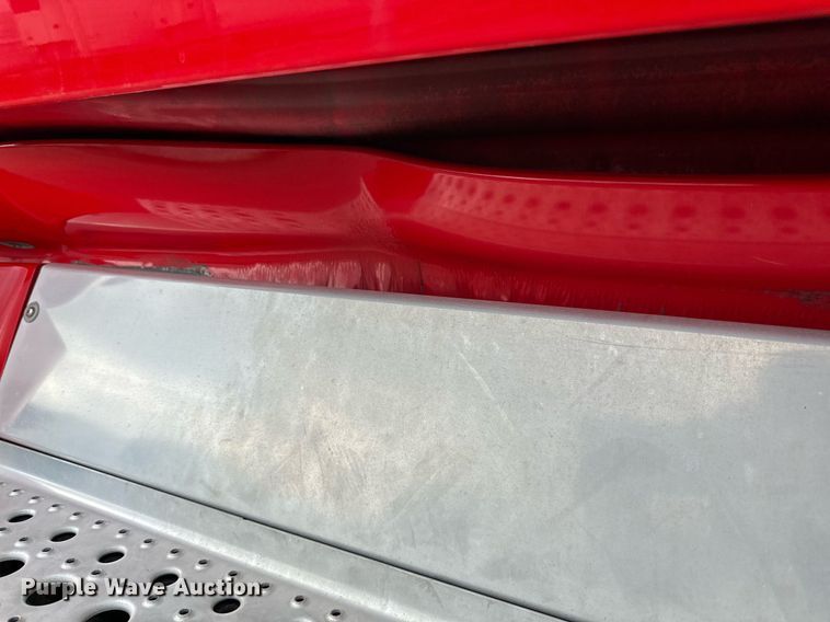 image for item KM9905 2013 Freightliner Cascadia  semi truck