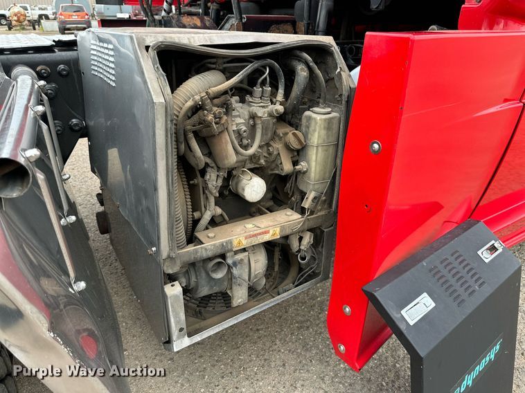 image for item KM9905 2013 Freightliner Cascadia  semi truck