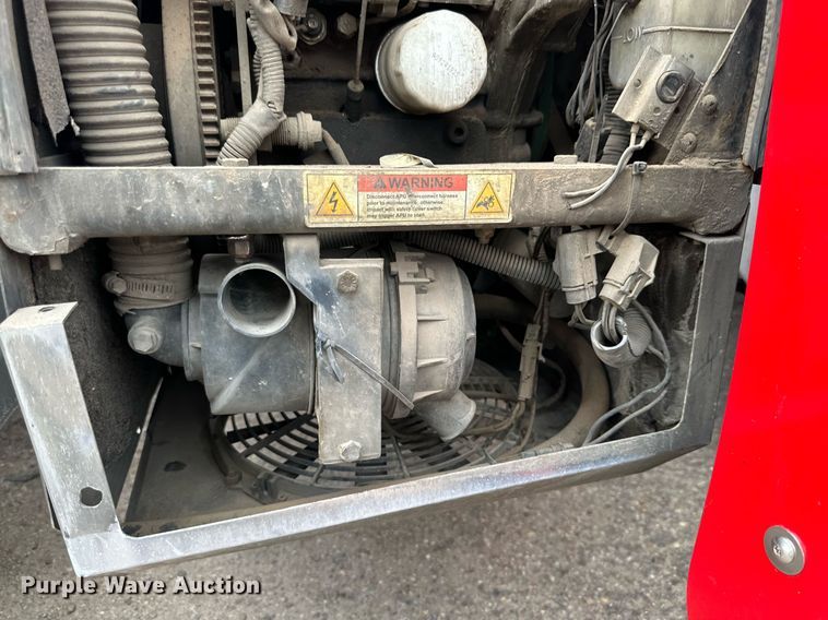 image for item KM9905 2013 Freightliner Cascadia  semi truck