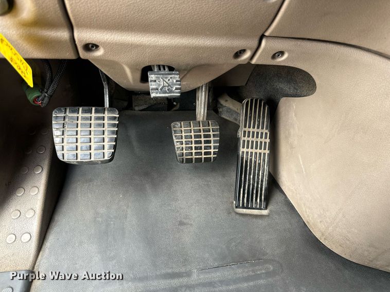 image for item KM9905 2013 Freightliner Cascadia  semi truck