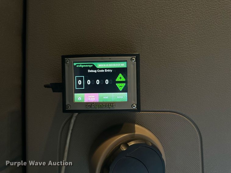 image for item KM9905 2013 Freightliner Cascadia  semi truck