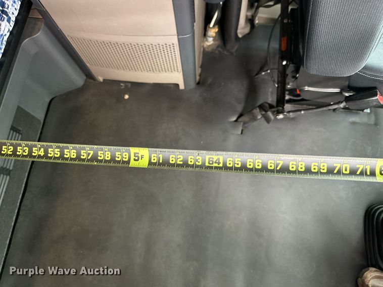 image for item KM9905 2013 Freightliner Cascadia  semi truck