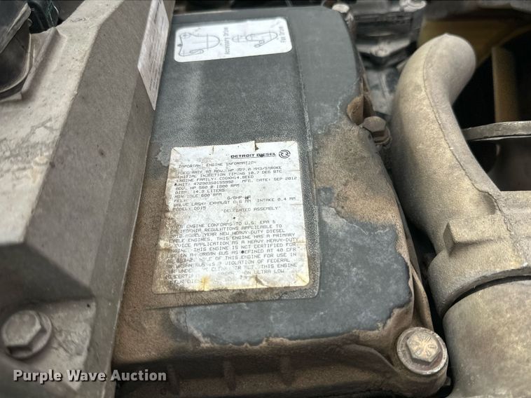 image for item KM9905 2013 Freightliner Cascadia  semi truck