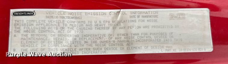 image for item KM9905 2013 Freightliner Cascadia  semi truck