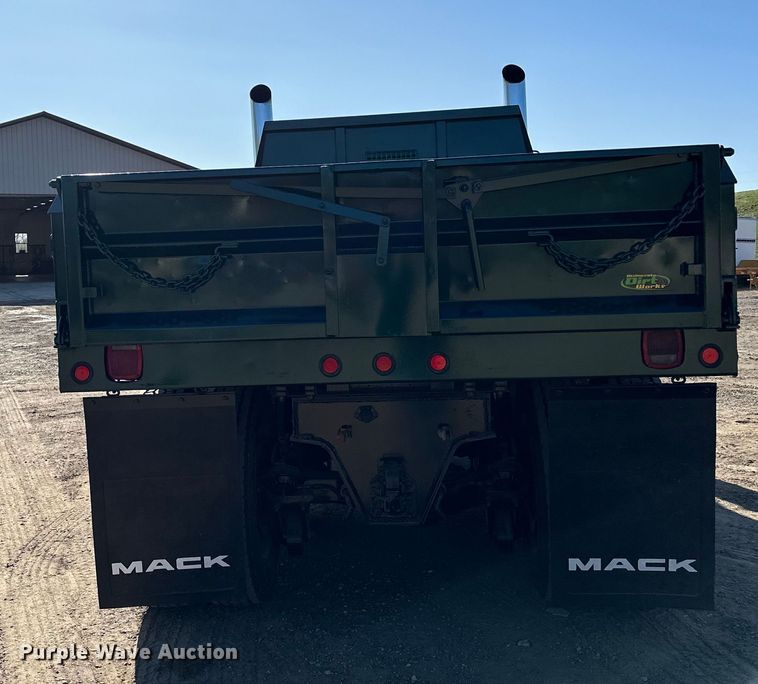image for item KU9939 1984 Mack R686ST  dump truck
