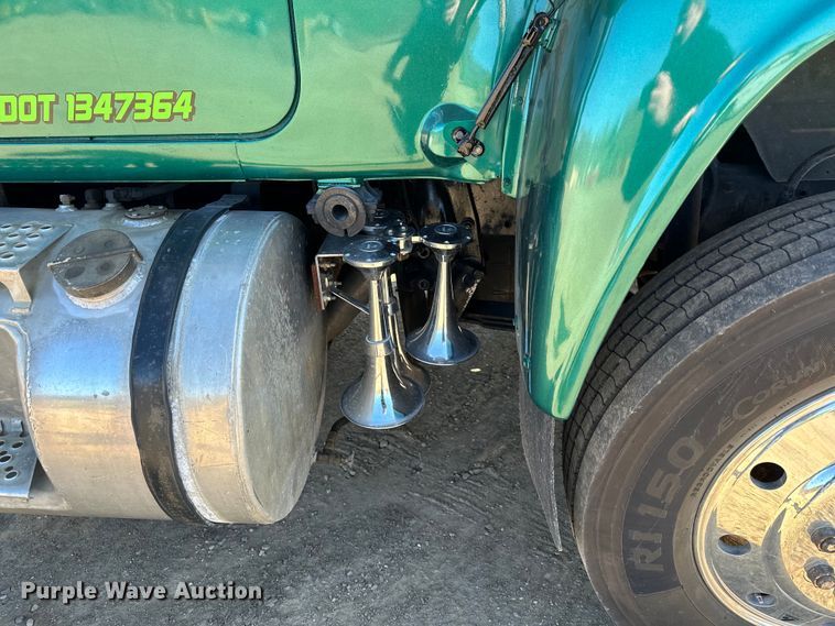 image for item KU9939 1984 Mack R686ST  dump truck