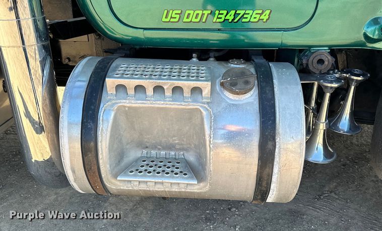 image for item KU9939 1984 Mack R686ST  dump truck