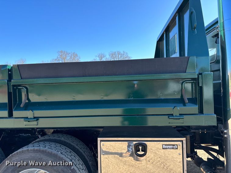 image for item KU9939 1984 Mack R686ST  dump truck