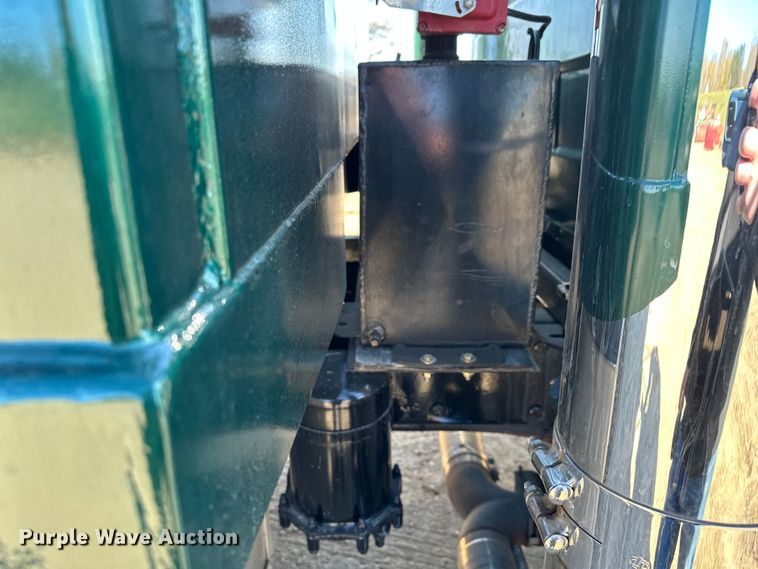 image for item KU9939 1984 Mack R686ST  dump truck