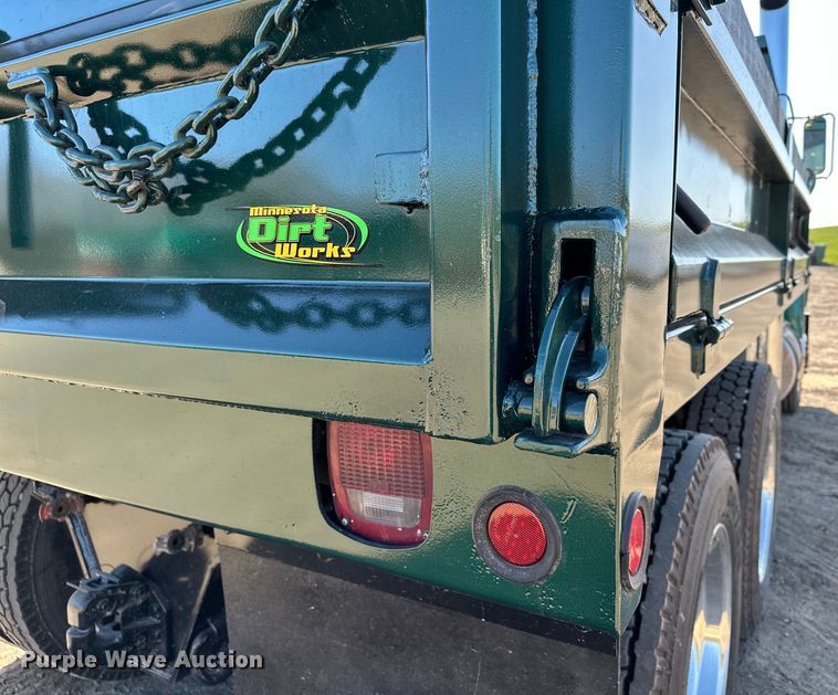 image for item KU9939 1984 Mack R686ST  dump truck