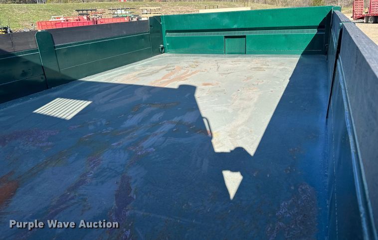 image for item KU9939 1984 Mack R686ST  dump truck