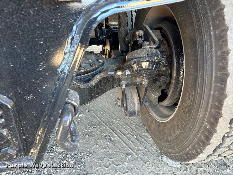 image for item KU9939 1984 Mack R686ST  dump truck