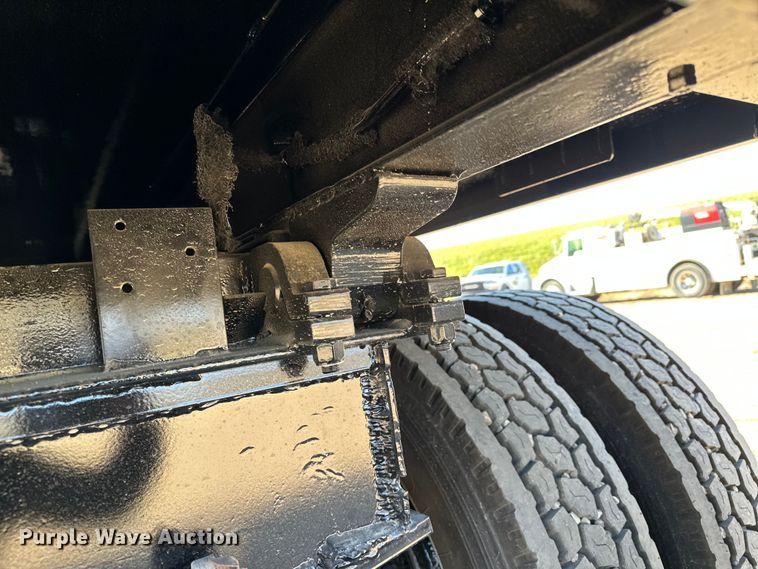 image for item KU9939 1984 Mack R686ST  dump truck