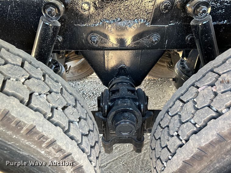 image for item KU9939 1984 Mack R686ST  dump truck