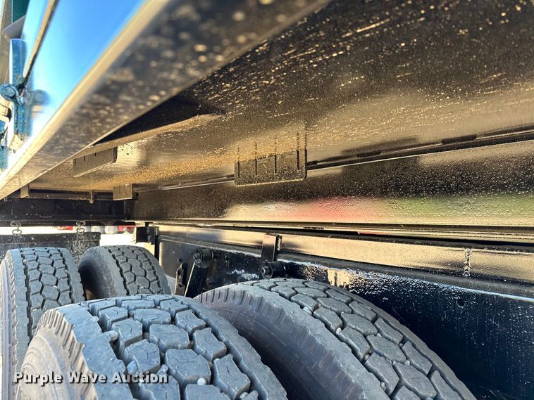 image for item KU9939 1984 Mack R686ST  dump truck