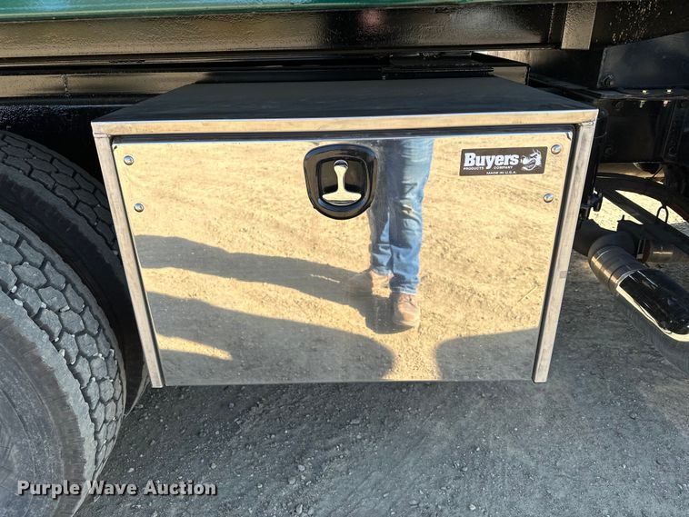 image for item KU9939 1984 Mack R686ST  dump truck