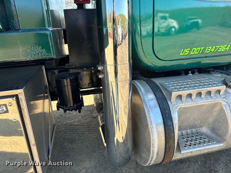 image for item KU9939 1984 Mack R686ST  dump truck