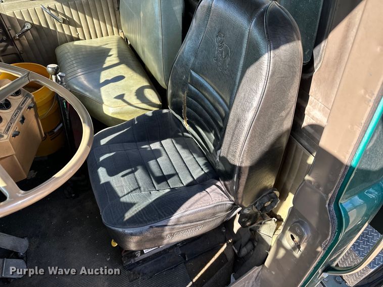 image for item KU9939 1984 Mack R686ST  dump truck