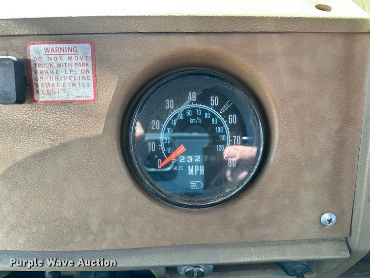 image for item KU9939 1984 Mack R686ST  dump truck