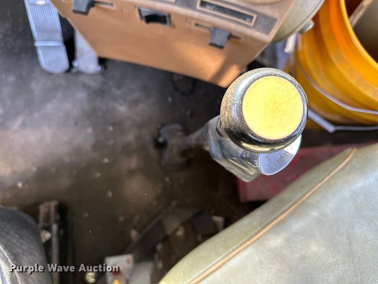 image for item KU9939 1984 Mack R686ST  dump truck