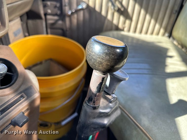 image for item KU9939 1984 Mack R686ST  dump truck