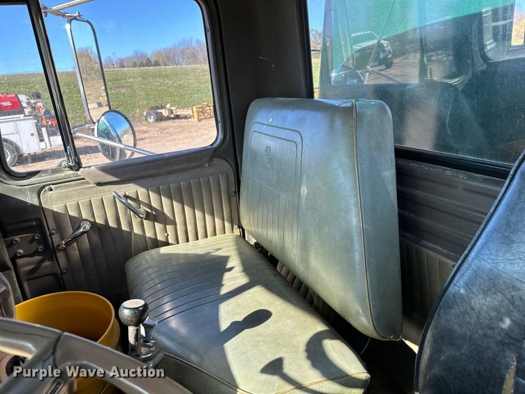 image for item KU9939 1984 Mack R686ST  dump truck