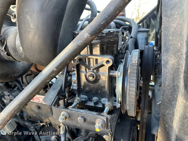 image for item KU9939 1984 Mack R686ST  dump truck