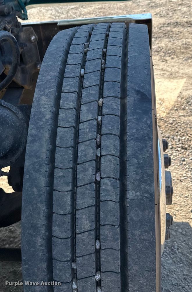 image for item KU9939 1984 Mack R686ST  dump truck