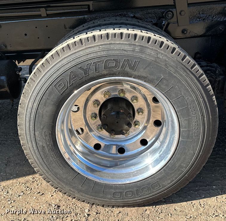 image for item KU9939 1984 Mack R686ST  dump truck